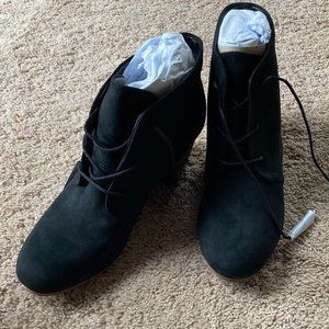 NWT - Dr. Scholl's Dakota Wedge Booties